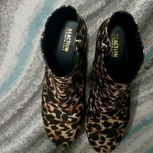 EUC Leopard print Kenneth Cole Reaction
